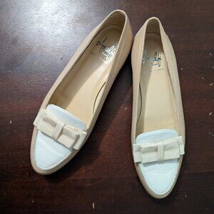 Amalfi size 7 nude & white leather flats